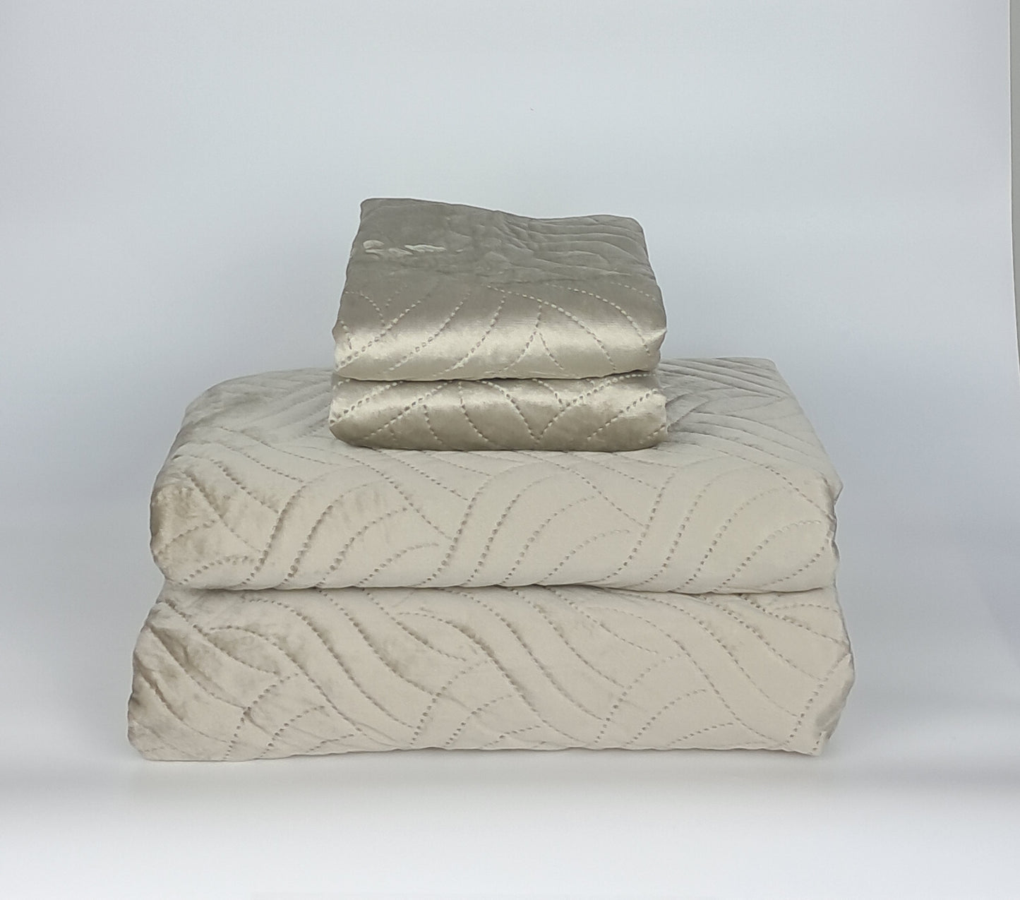 Cuvertura de Pat Velvet 220/240 + 2 Fete de Perna