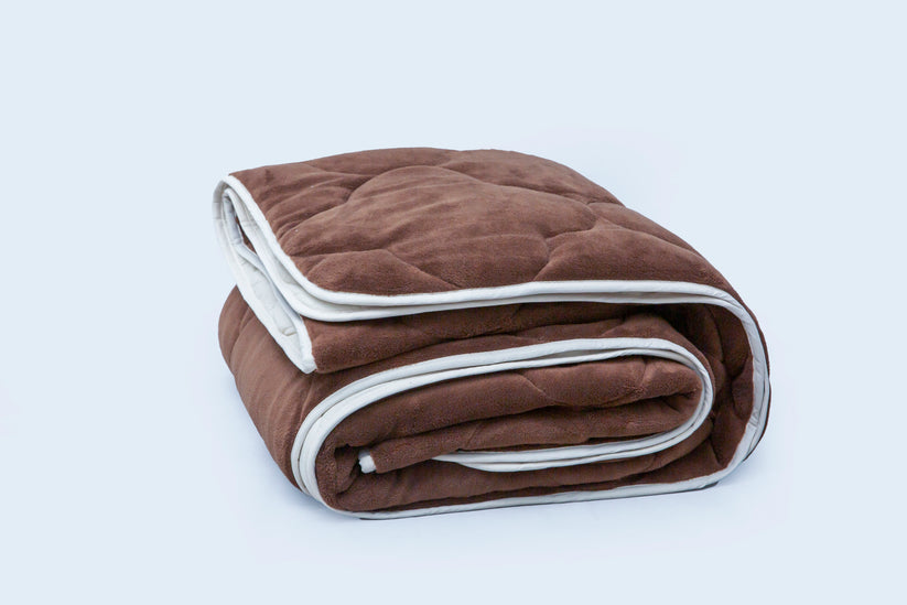 Pilota Brius De Iarna, Microfibra tip coral fleece, Umplutura pilota, Fibre de silicon 300 gr/mp, Cappuccino, detaliu produs